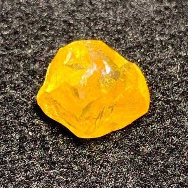 YELLOW ROUGH DIAMOND
